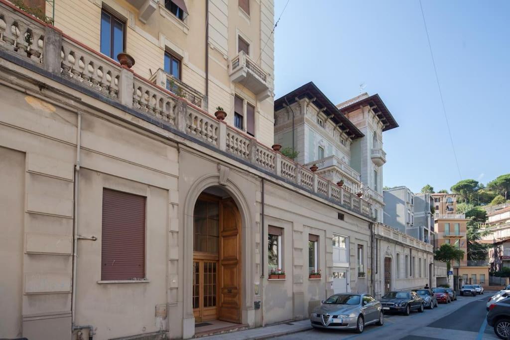 La Casa Del Forziere Verde Специя Екстериор снимка